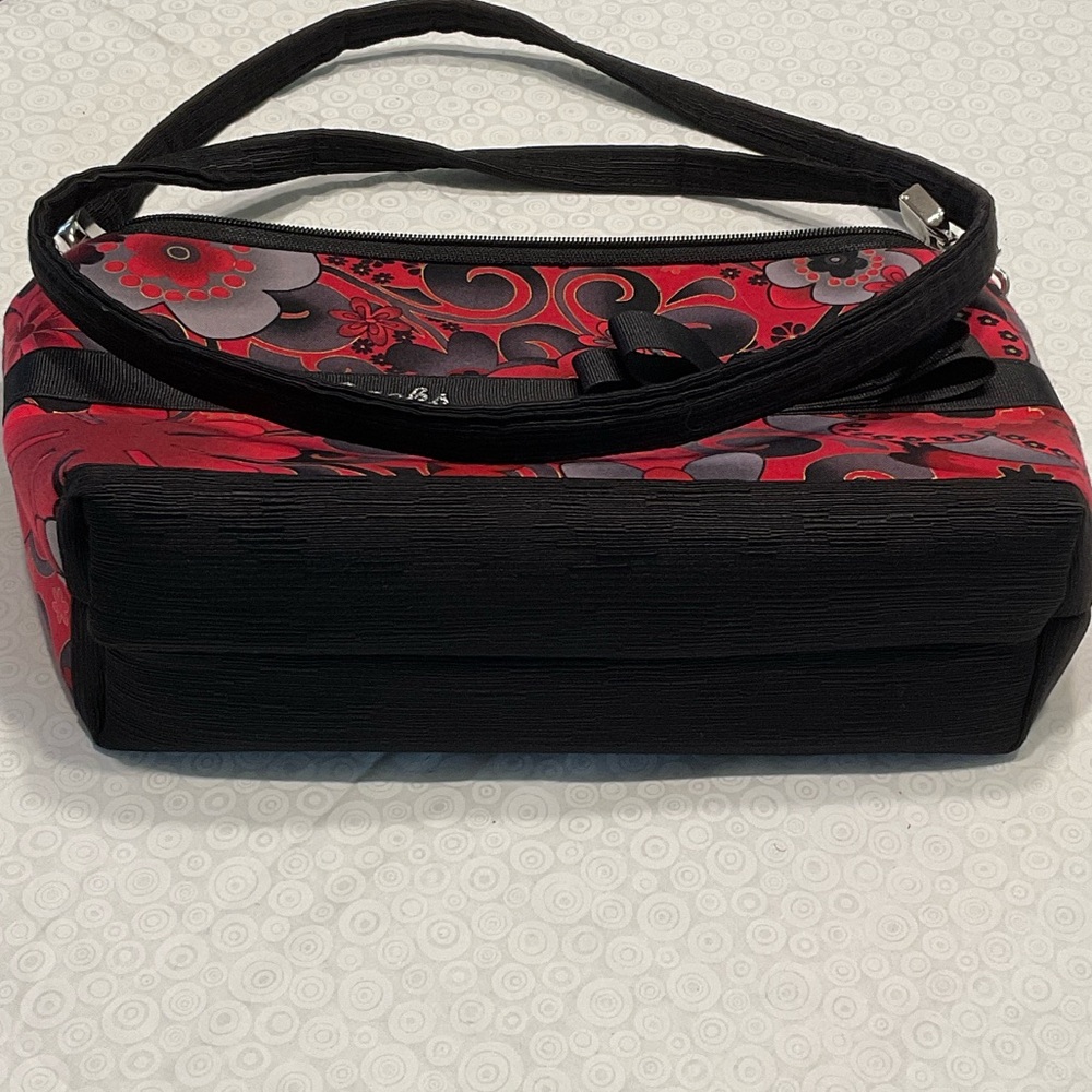 Red and Black Floral Women's Bag - Picture 11 of 12